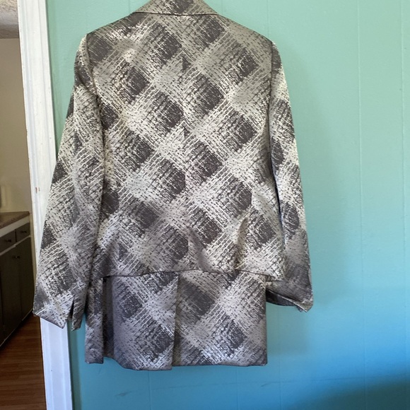 LeSuit size 8 brown and gold dress suit jacket with matching skirt. - Picture 4 of 7